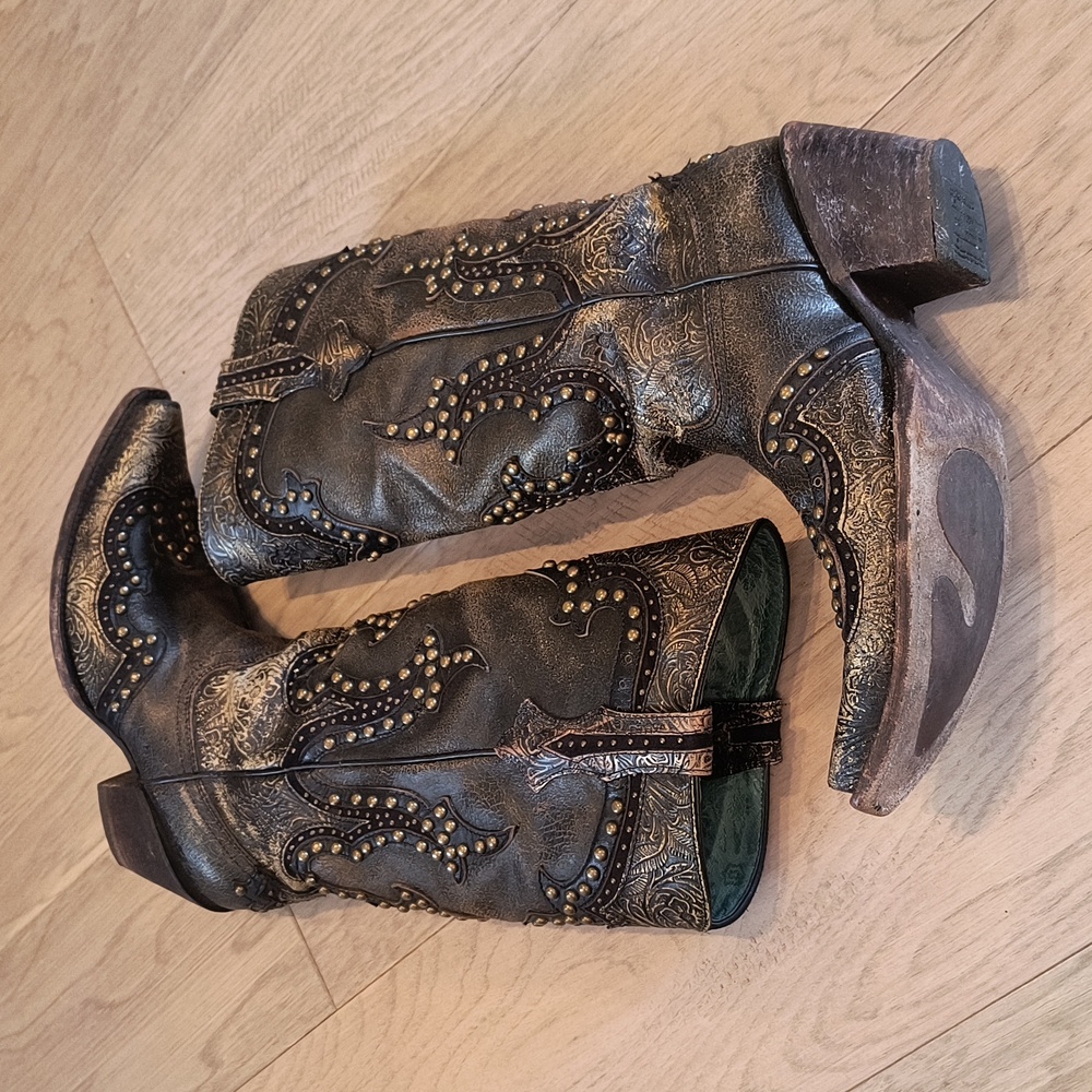 Corral Vintage Boots - Picture 4 of 14
